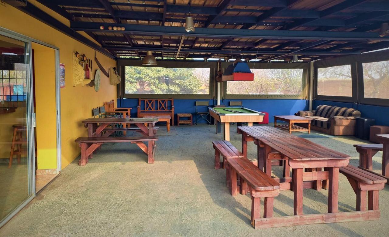 A Pousada Backpackers Connection @ Jnb Airport Benoni Exterior foto